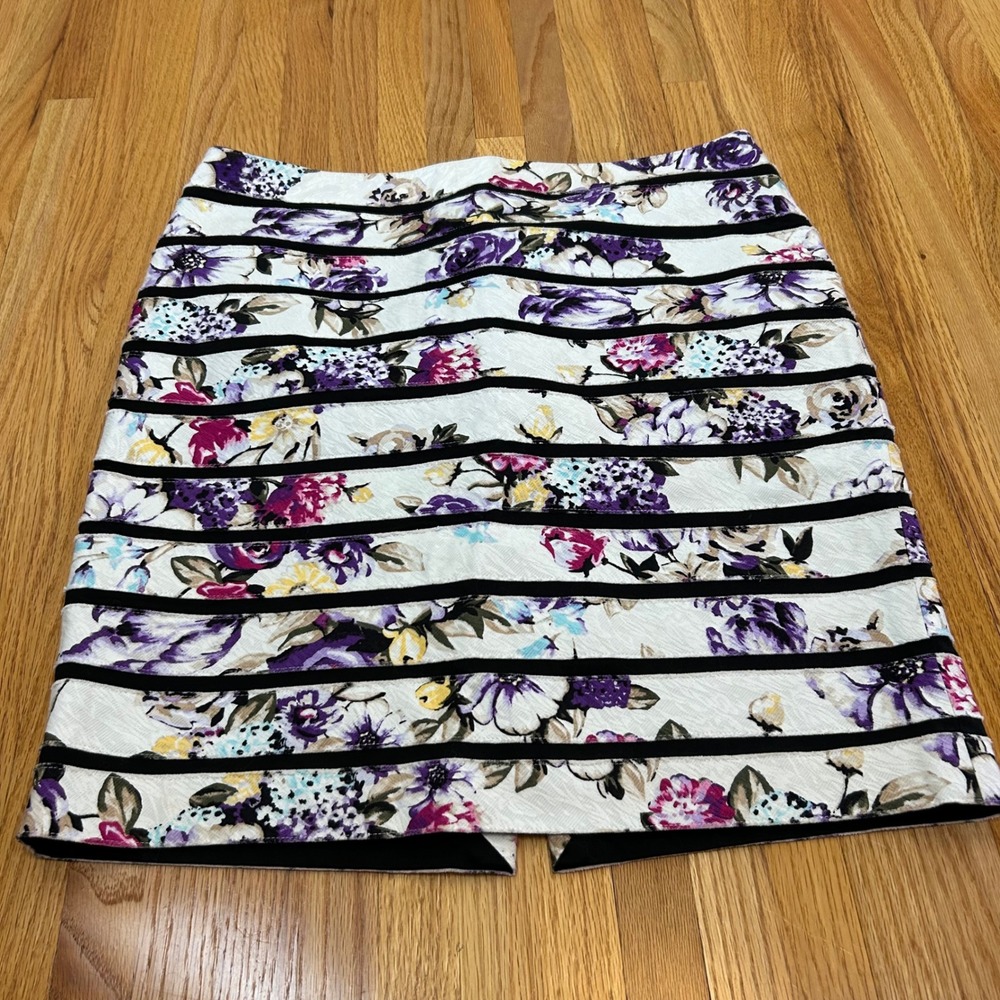 White House Black Market Floral Striped Pencil Skirt Size 8